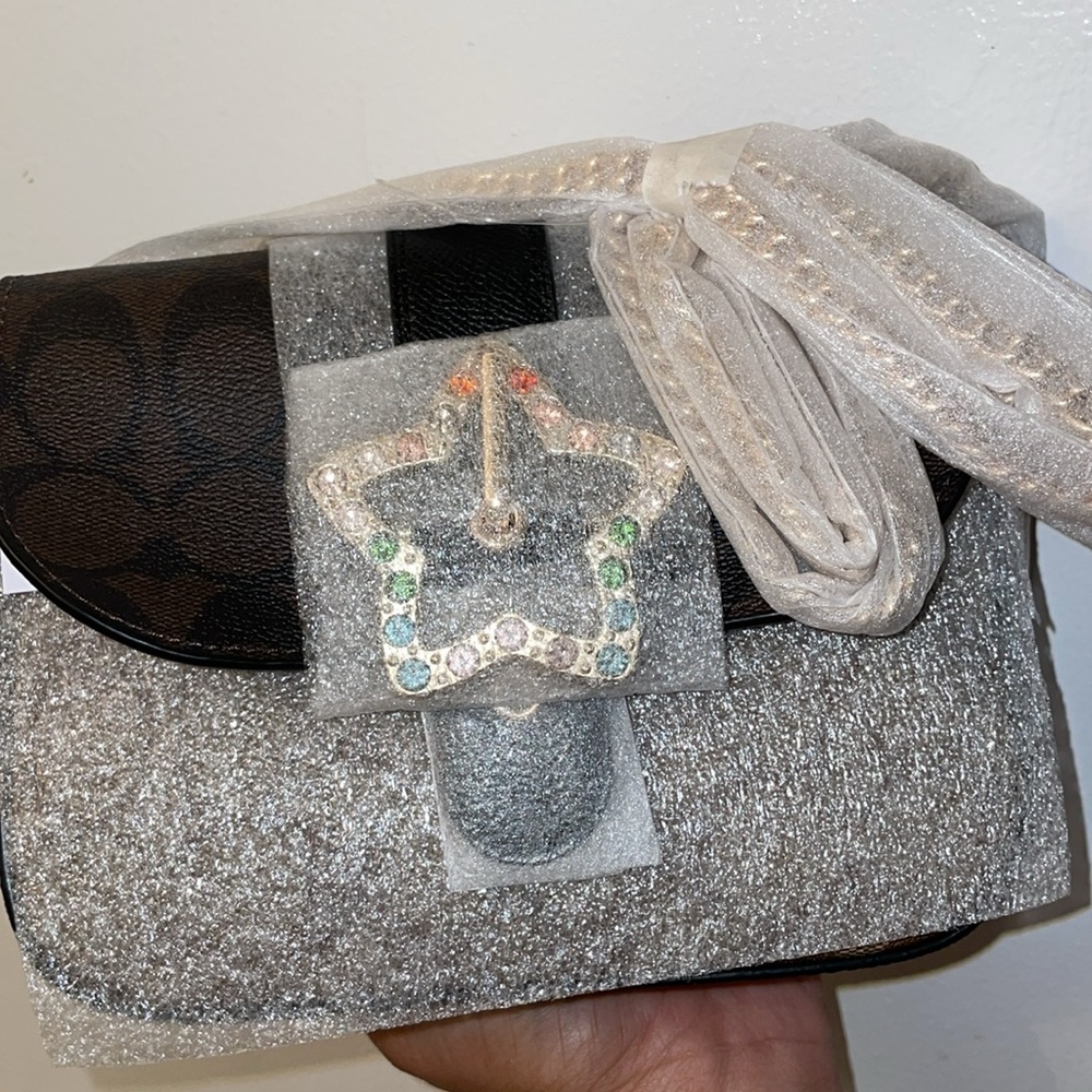24HR DROP ‼️ Coach Star buckle Gemma crossbody - Picture 2 of 4